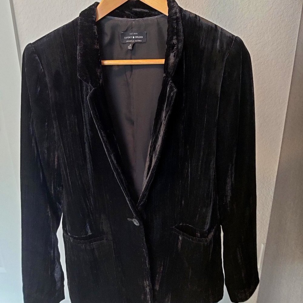 Lucky Brand velvet blazer jacket.  Padded shoulders.  Size 2